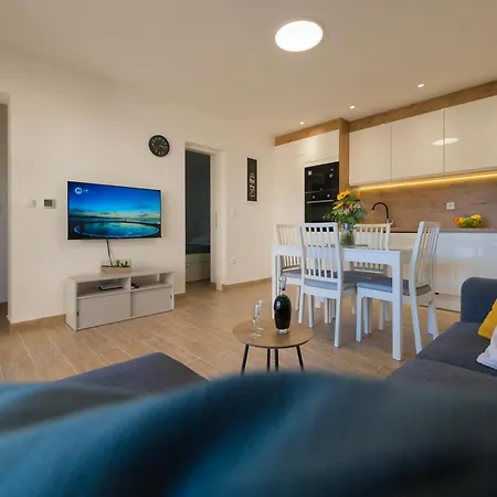 Bokanjac Free Covered Parking & Free Wifi *